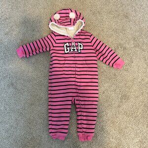 Gap baby 12-18 months pink stripped Sherpa lined zip up hooded one piece warm
